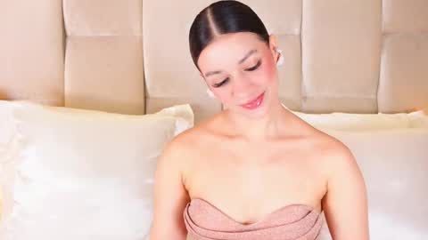 kira online show from December 2025 11:21:02 PM