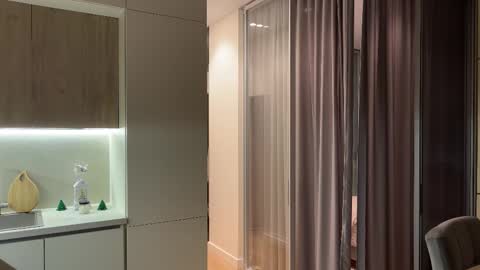 Kira online show from November 2025 02:17:01 PM