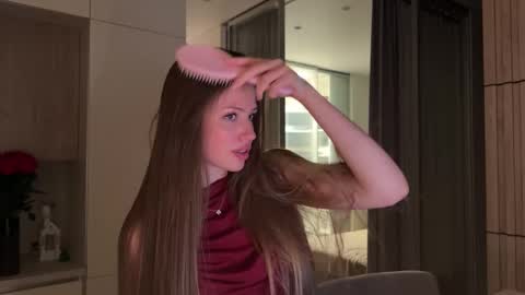 Kira online show from December 2025 06:02:01 PM