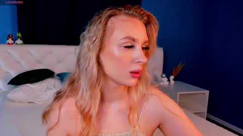 Kira online show from February 2026 01:03:02 AM