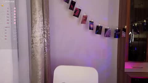 Kira cute online show from October 2025 06:19:02 PM