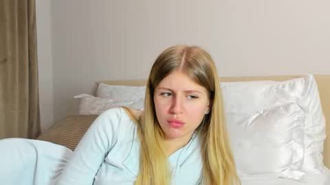 Kira online show from December 2025 06:59:02 PM