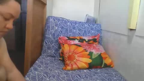 kiss_me_loves online show from April 2026 06:44:01 AM