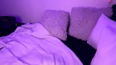 Snapshot of kissahsins chatting on January 2025 04:32:01 AM Kissah Kreampuff online show from January 2025 04:32:01 AM