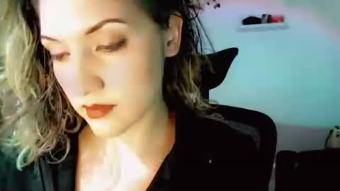 Snapshot of kissahsins chatting on November 2025 03:06:02 AM Kissah Kreampuff online show from November 2025 03:06:02 AM