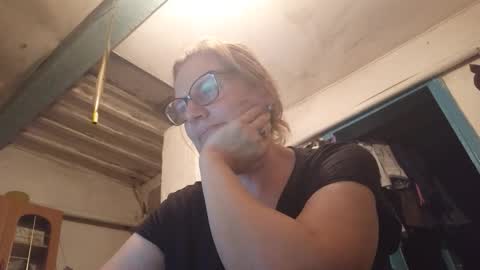 kissandvibe online show from September 2025 07:03:02 PM