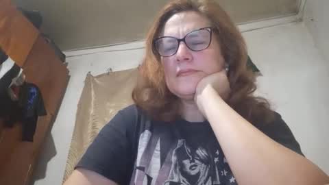 kissandvibe online show from November 2025 07:35:01 PM