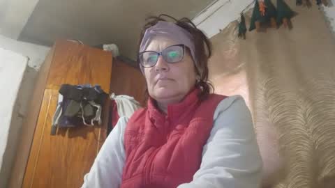 kissandvibe online show from April 2026 01:52:01 PM