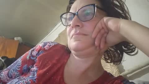 kissandvibe online show from April 2026 07:29:01 PM