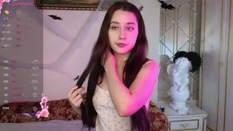 Snapshot of kisses_eva chatting on November 2025 04:57:02 AM Hot Eva online show from November 2025 04:57:02 AM