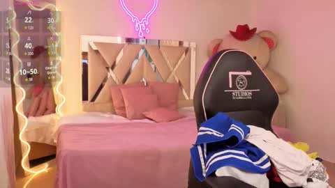 Snapshot of kissi_tay1 chatting on October 2025 12:06:01 PM KISSI online show from October 2025 12:06:01 PM