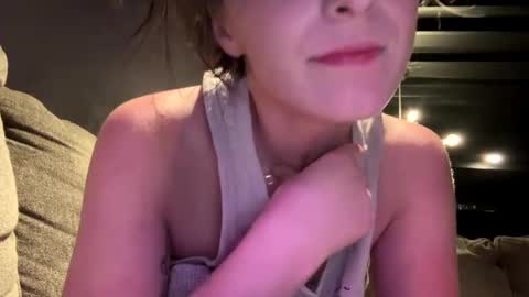 Kaitie online show from October 2025 07:44:01 AM