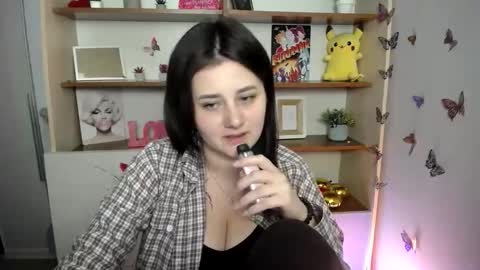 kissleoxx online show from June 2026 12:58:02 PM