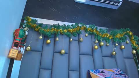 BELLA FLAME online show from December 2025 07:08:02 PM