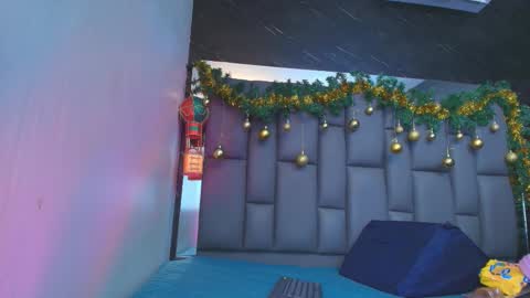 BELLA FLAME online show from December 2025 06:58:02 PM