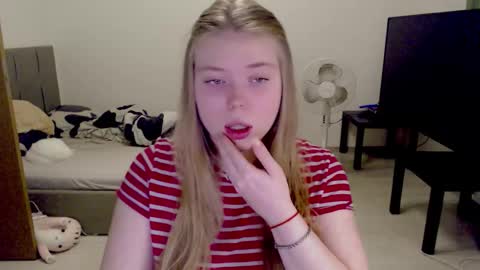 Jennyblonde and Emmabrunette online show from November 2025 03:45:02 PM