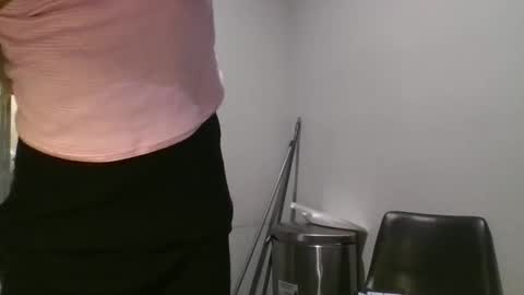 Snapshot of kittencrown chatting on March 2026 04:11:02 PM bambi online show from March 2026 04:11:02 PM