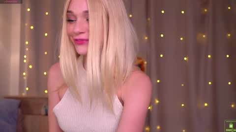 Snapshot of kittessa chatting on December 2024 07:21:01 PM Tessa online show from December 2024 07:21:01 PM