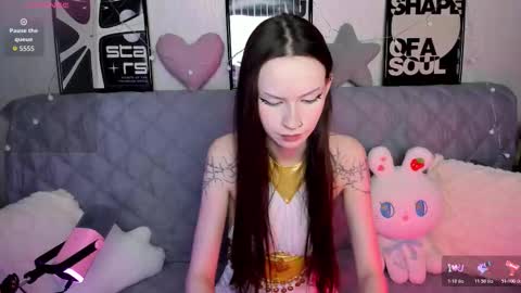 Kitti online show from November 2025 03:01:01 PM