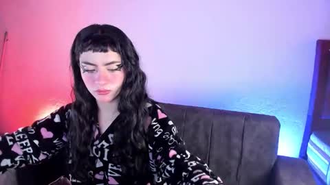 kitty__chs online show from October 2025 11:33:02 AM