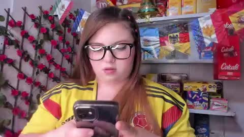 Snapshot of kitty__pinnk chatting on June 2026 07:12:02 PM KAROL online show from June 2026 07:12:02 PM