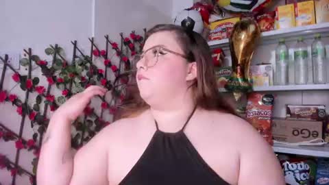 Snapshot of kitty__pinnk chatting on July 2026 08:41:01 PM KAROL online show from July 2026 08:41:01 PM