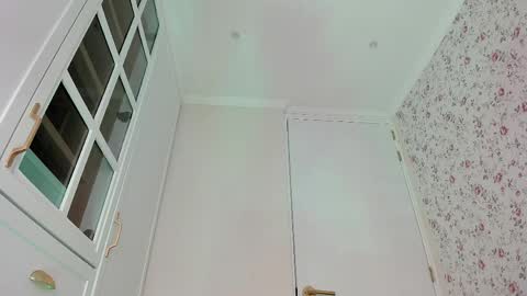 sophie online show from April 2026 04:34:01 PM