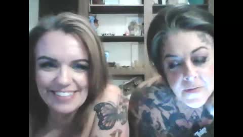 kitty_bang_bang online show from April 2026 11:21:01 PM