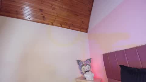 kitty_kryss online show from October 2025 06:16:02 PM