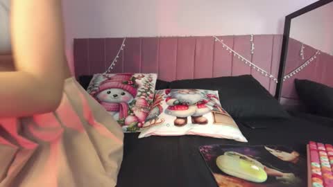 kitty_kryss online show from December 2025 03:09:02 PM