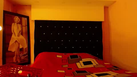 paola online show from November 2025 01:55:02 PM