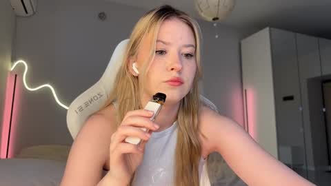 Monika online show from April 2026 03:00:01 AM