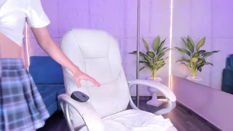 Kitty online show from October 2025 05:02:02 AM