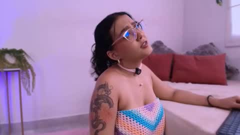 Snapshot of kittysophie_ chatting on November 2025 07:02:02 PM Sophie online show from November 2025 07:02:02 PM