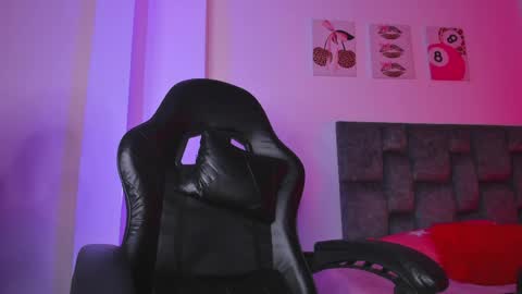 kitty online show from May 2026 05:52:02 PM