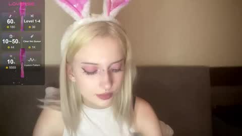 kittywithu online show from November 2025 05:13:01 PM