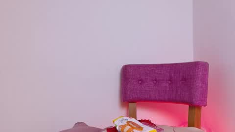 Snapshot of kity_hill chatting on November 2025 04:25:02 AM Kitty Hill online show from November 2025 04:25:02 AM