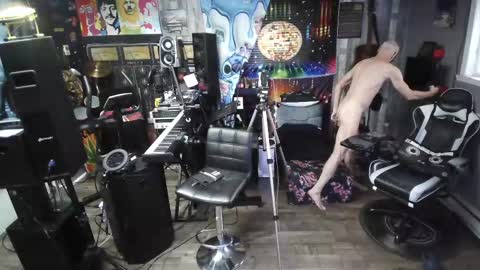 kiveuxmakeu online show from November 2025 06:52:02 PM