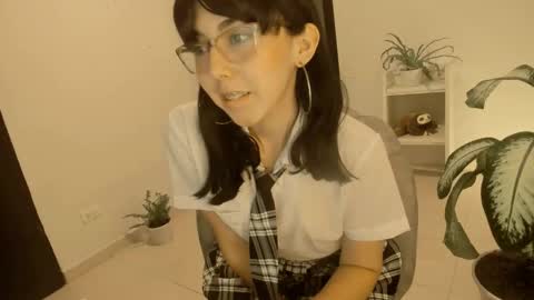 Little piece of fruit online show from January 2025 04:08:02 AM