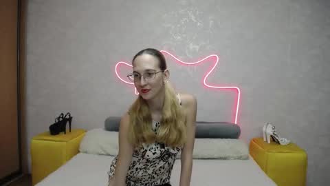 Klary online show from October 2025 07:19:01 AM