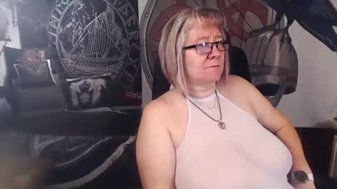 Michelle online show from October 2025 04:50:01 PM