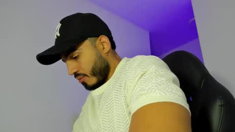 Snapshot of klinsmannwalton chatting on February 2026 11:44:02 AM klinsmannwalton online show from February 2026 11:44:02 AM