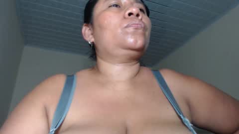 Snapshot of kloe_boobs chatting on February 2025 07:57:02 AM Kloe online show from February 2025 07:57:02 AM