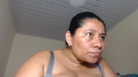 Snapshot of kloe_boobs chatting on February 2025 09:45:02 PM Kloe online show from February 2025 09:45:02 PM