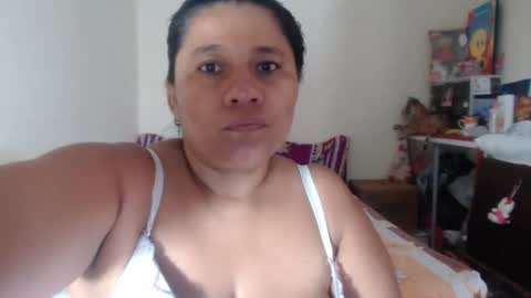 Snapshot of kloe_boobs chatting on February 2025 07:39:01 PM Kloe online show from February 2025 07:39:01 PM