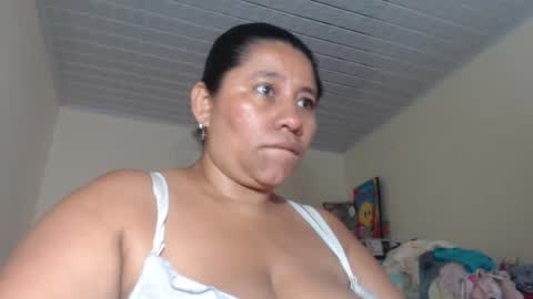 Snapshot of kloe_boobs chatting on February 2025 06:04:02 PM Kloe online show from February 2025 06:04:02 PM