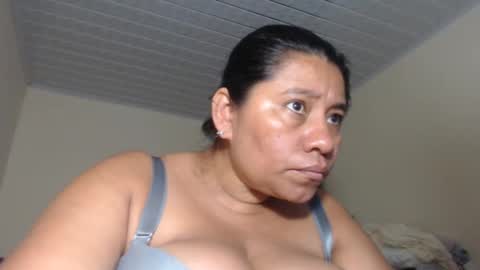 Snapshot of kloe_boobs chatting on February 2025 10:26:01 AM Kloe online show from February 2025 10:26:01 AM