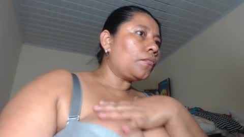 Snapshot of kloe_boobs chatting on March 2025 06:48:02 AM Kloe online show from March 2025 06:48:02 AM