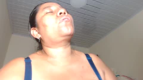Snapshot of kloe_boobs chatting on March 2025 05:49:02 AM Kloe online show from March 2025 05:49:02 AM
