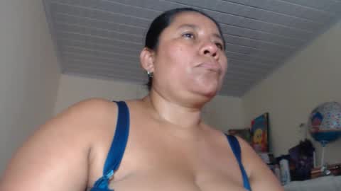 Snapshot of kloe_boobs chatting on September 2025 06:53:02 PM Kloe online show from September 2025 06:53:02 PM